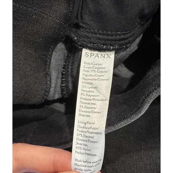 Spanx Size Medium Distressed Skinny Jeans Pull On Black Stretch Ankle - Picture 8 of 8